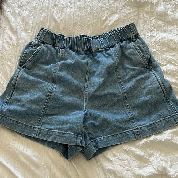 Madewell pull on Jean shorts - Picture 3 of 6